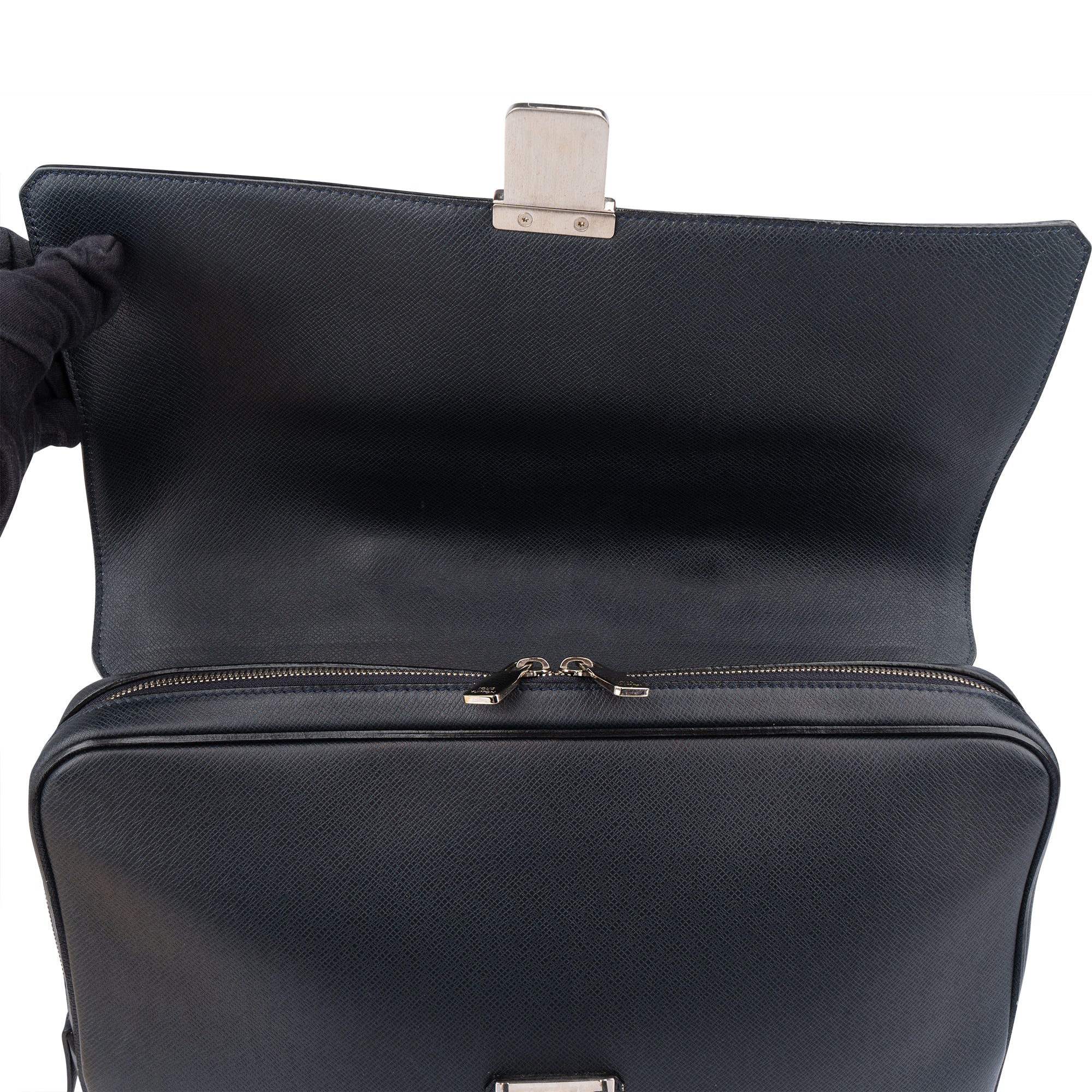 Sac d'affaires Vassili PM Louis Vuitton en cuir Taiga bleu