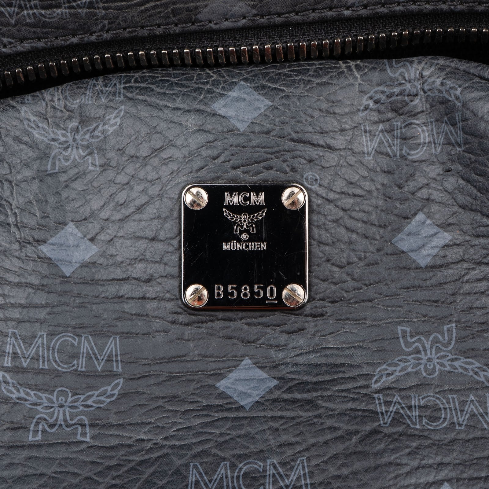 MCM Monogram Visetos Stark rugzak met studs aan de zijkant