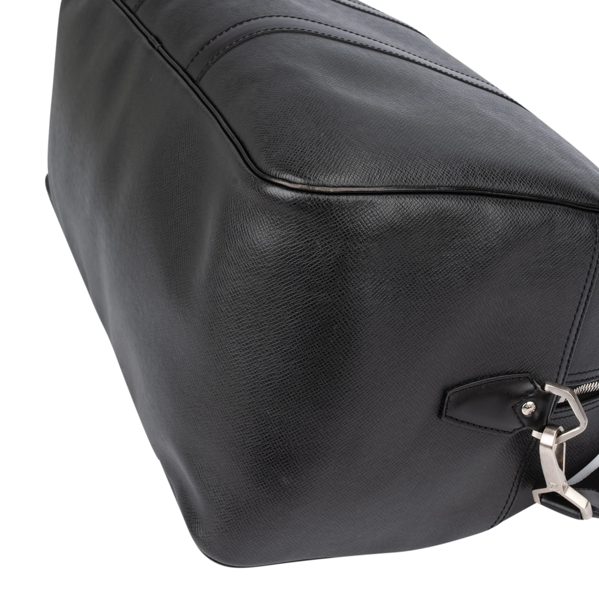 Louis Vuitton Noir Taiga Leather Kendall PM Reisetasche