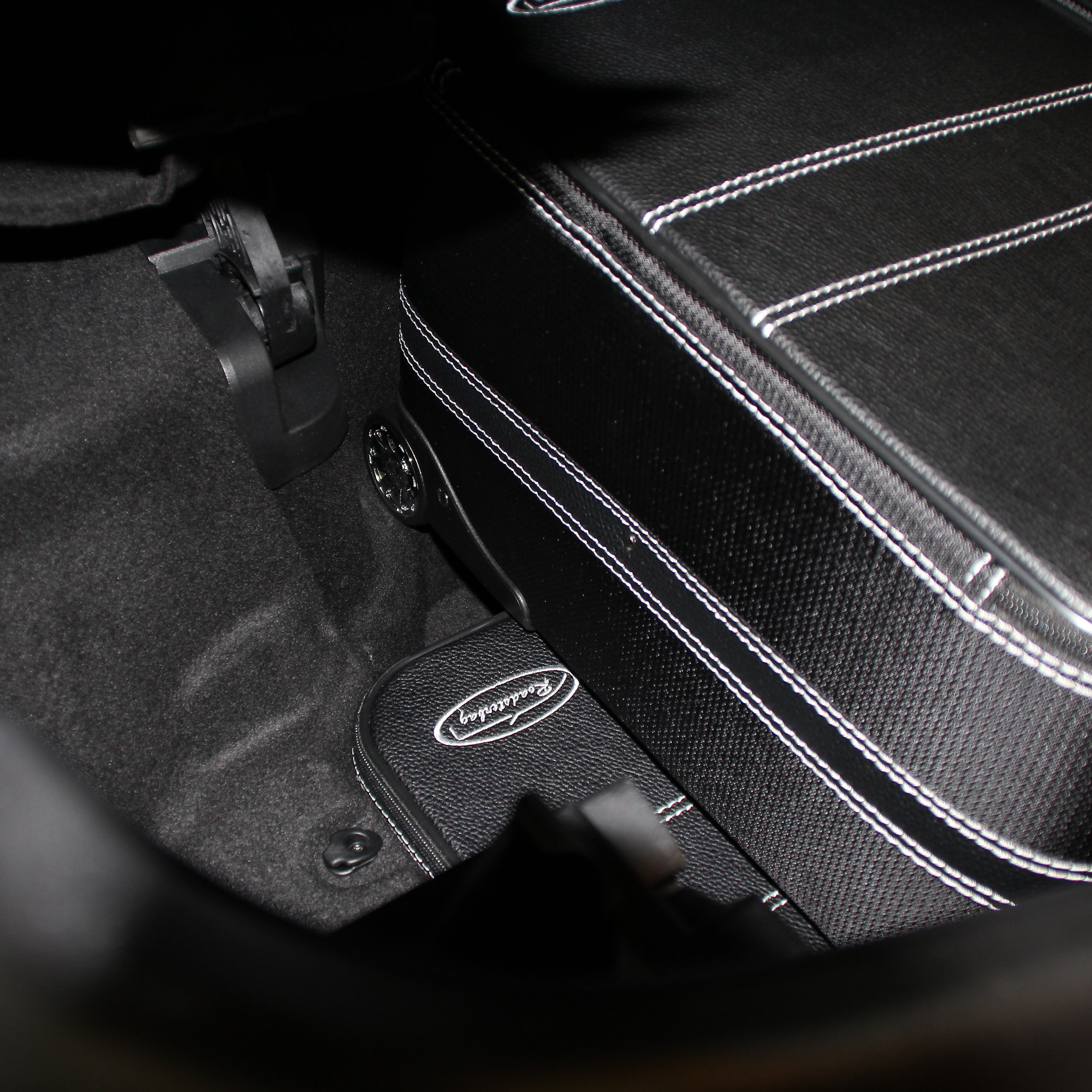 5-tlg. Kofferset mit 2 Rollen Mercedes SL (R231)