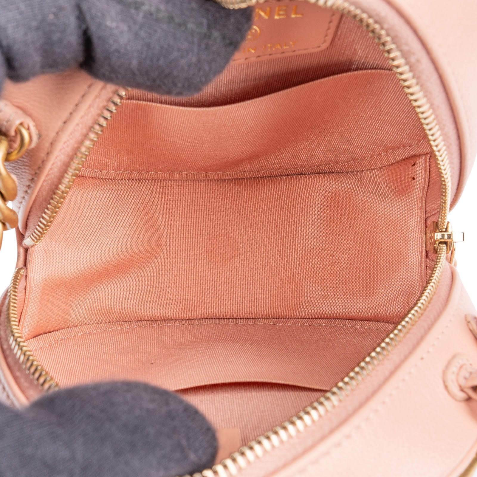 Chanel – 19 Round Crossbody Bag