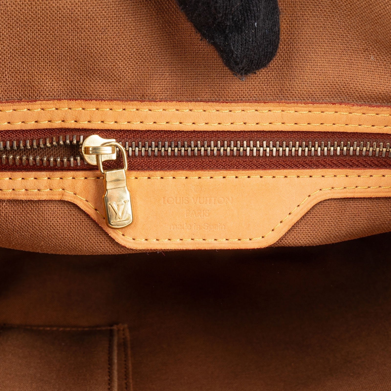 Louis Vuitton Monogram Canvas Batignolles Vertical Shoulder Bag