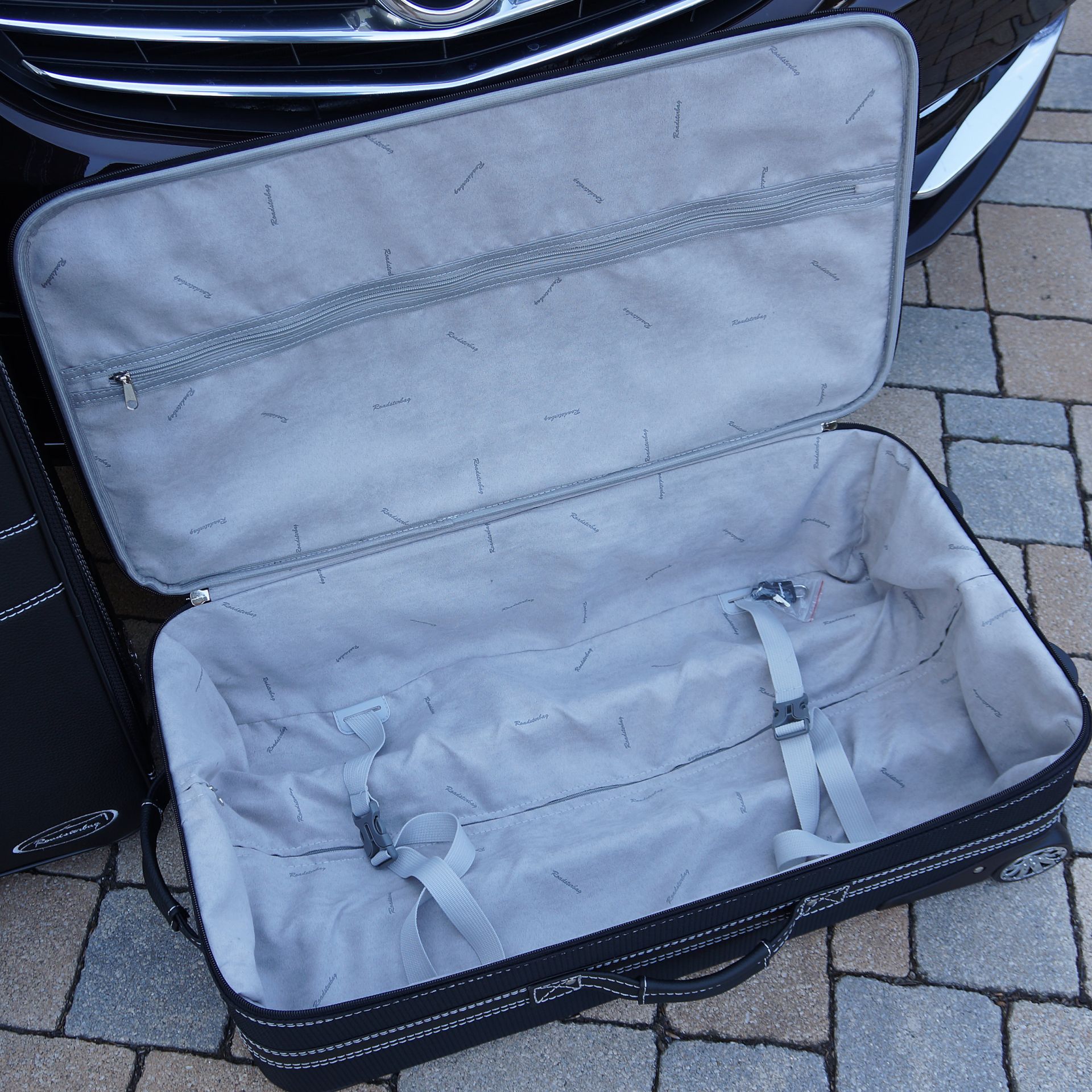 4-piece suitcase set with 2 wheels Opel Cascada